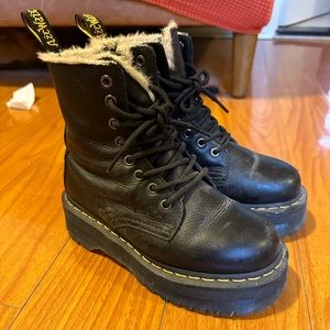 DR. MARTENS JADON BOOT LEATHER FAUX FUR LINED PLATFORMS